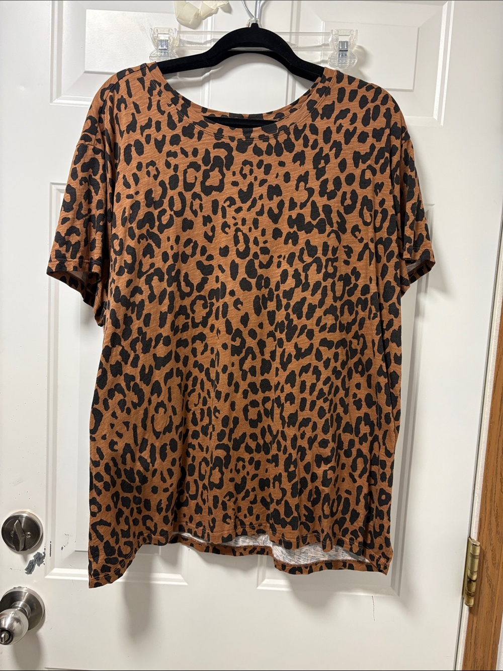 Maurices Leopard Print Short Sleeve Tee in Rust and Black